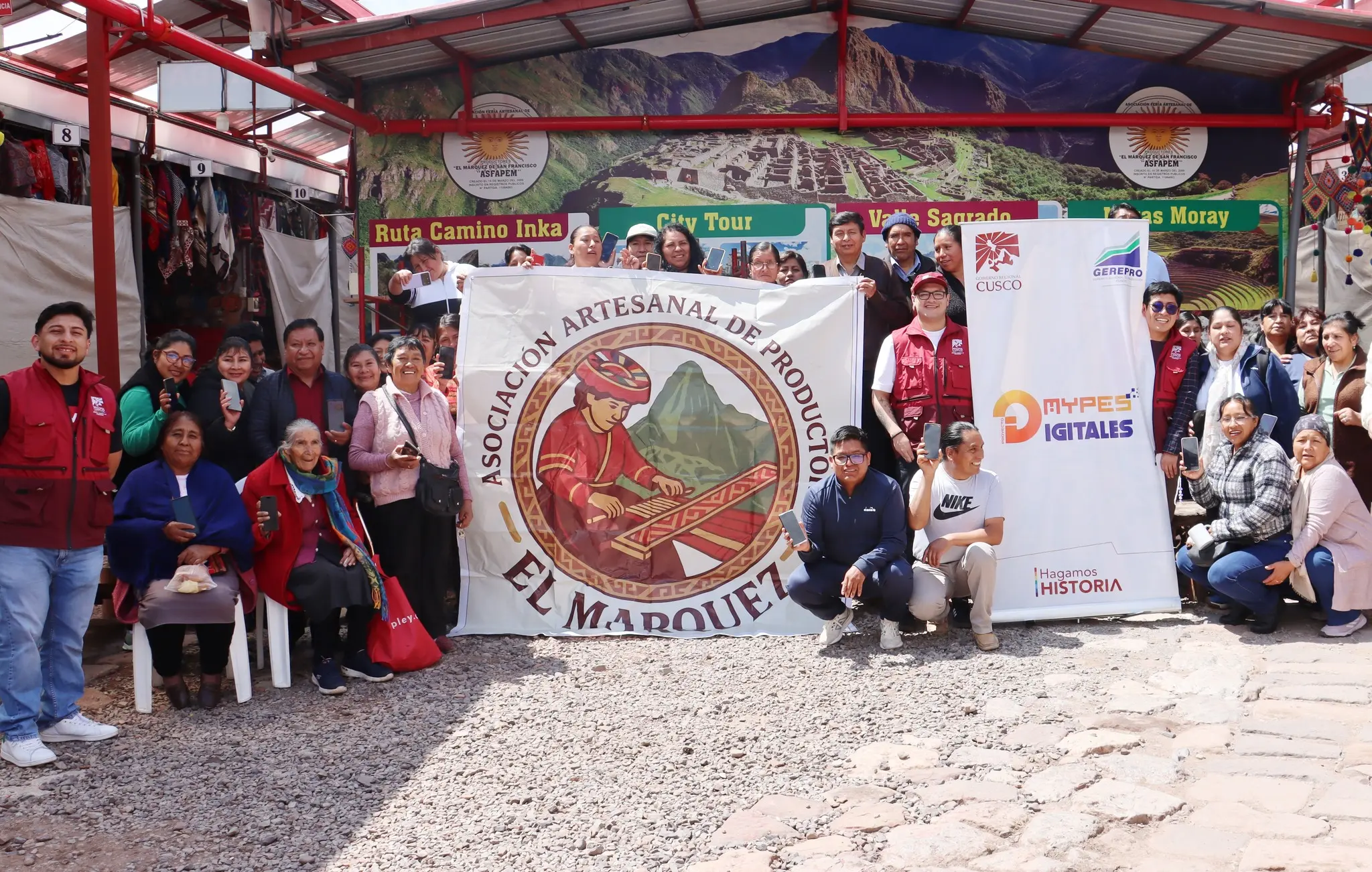 Impulsan la digitalización de emprendedores artesanales en Cusco